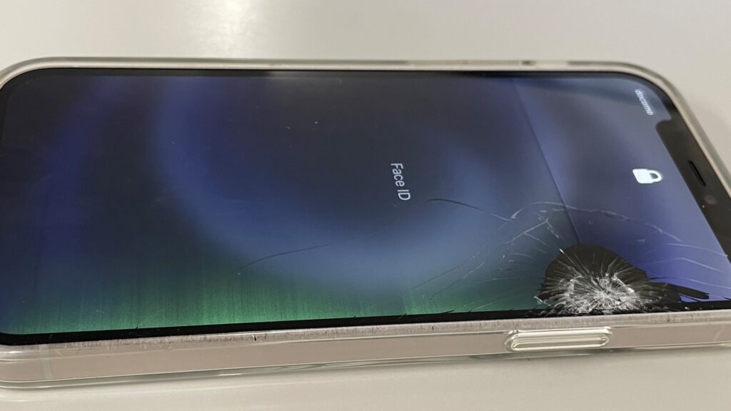 iPhoneの画面割れ